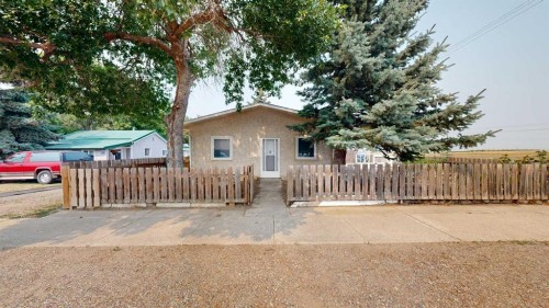 1239 41 Avenue North, Lethbridge, AB - Outdoor