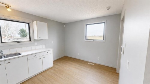 1239 41 Avenue North, Lethbridge, AB - Indoor