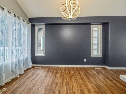 34 Heritage Green West, Lethbridge, AB - Indoor Photo Showing Other Room