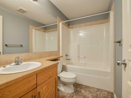 34 Heritage Green West, Lethbridge, AB - Indoor Photo Showing Bathroom