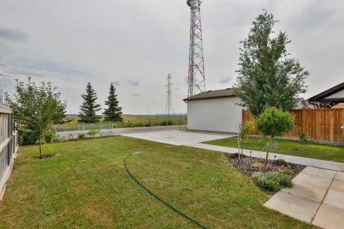 1002 Alice Birch Point North, Lethbridge, AB - Outdoor