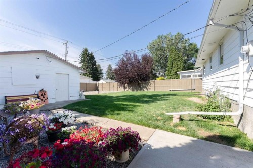 1114 11 Avenue North, Lethbridge, AB - Outdoor