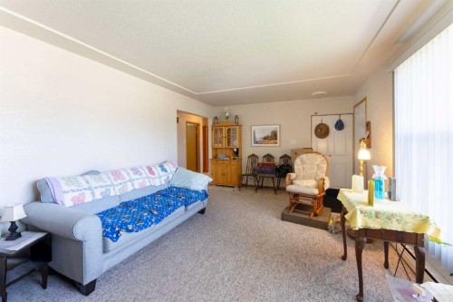 1114 11 Avenue North, Lethbridge, AB - Indoor