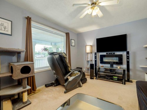 5723 54 St, Taber, AB - Indoor