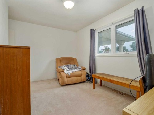 5723 54 St, Taber, AB - Indoor