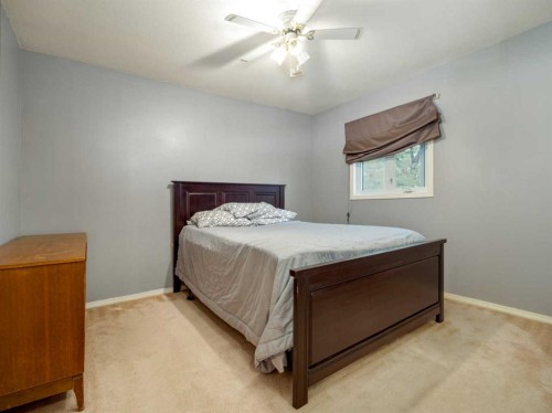 5723 54 St, Taber, AB - Indoor Photo Showing Bedroom