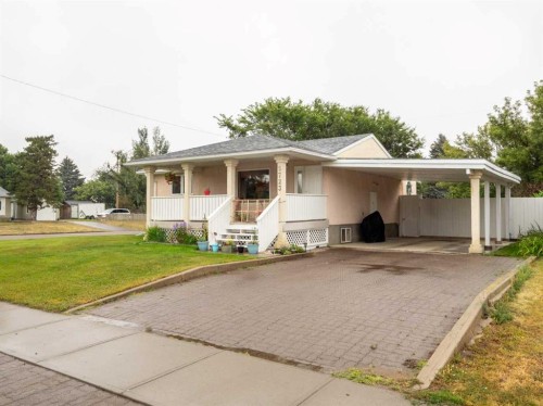 5723 54 St, Taber, AB - Outdoor With Deck Patio Veranda