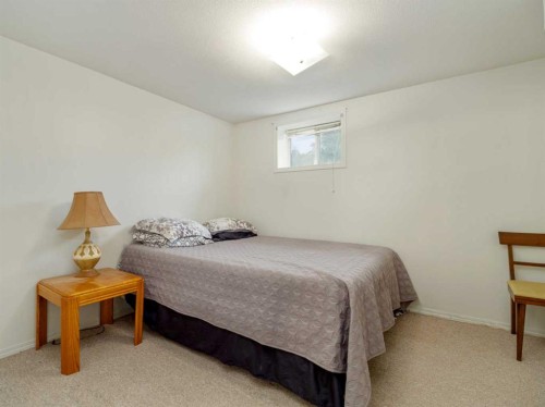 5723 54 St, Taber, AB - Indoor Photo Showing Bedroom