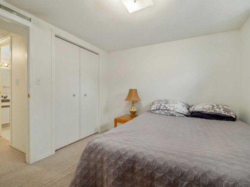 5723 54 St, Taber, AB - Indoor Photo Showing Bedroom