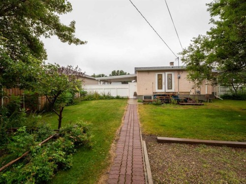 5723 54 St, Taber, AB - Outdoor