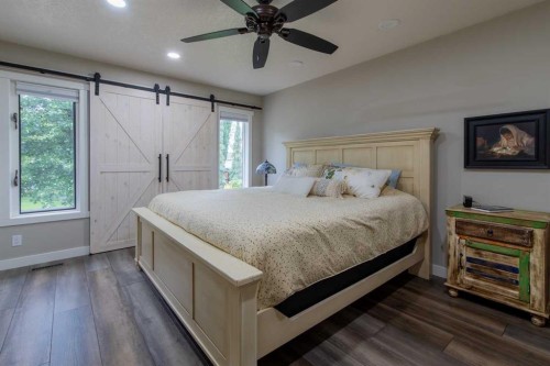 80 N 250 E, Raymond, AB - Indoor Photo Showing Bedroom