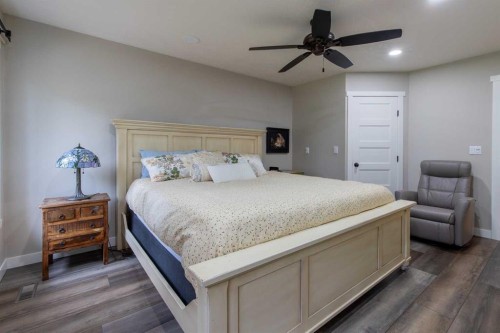 80 N 250 E, Raymond, AB - Indoor Photo Showing Bedroom