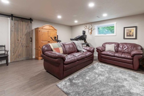 80 N 250 E, Raymond, AB - Indoor Photo Showing Other Room
