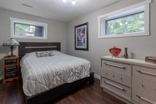 80 N 250 E, Raymond, AB - Indoor Photo Showing Bedroom