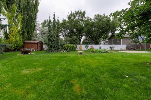 80 N 250 E, Raymond, AB - Outdoor