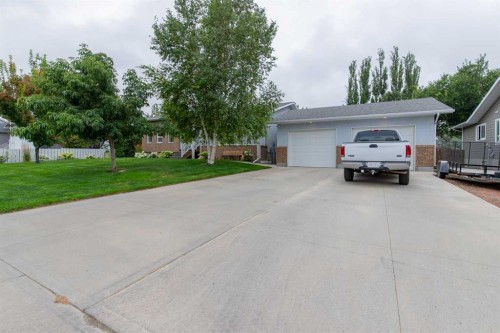 80 N 250 E, Raymond, AB - Outdoor