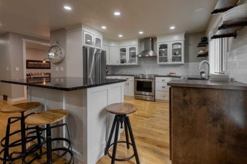 80 N 250 E, Raymond, AB - Indoor Photo Showing Kitchen With Stainless Steel Kitchen With Upgraded Kitchen