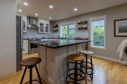 80 N 250 E, Raymond, AB - Indoor Photo Showing Kitchen