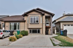 38 Dorothy Gentleman Crescent NORTH Lethbridge, AB T1H 5N8