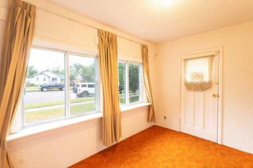 5304 56, Taber, AB - Indoor Photo Showing Other Room