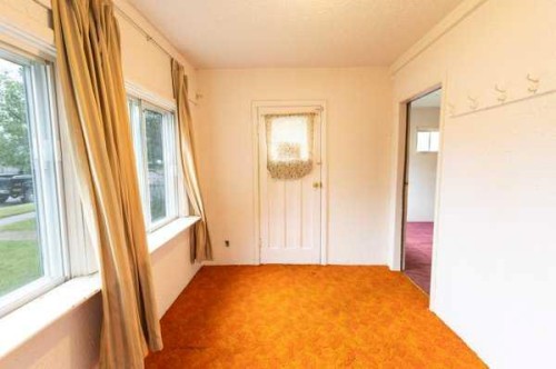 5304 56, Taber, AB - Indoor Photo Showing Other Room