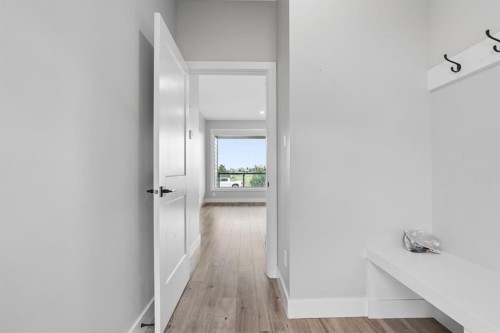 304 Grassland Boulevard West, Lethbridge, AB - Indoor Photo Showing Other Room