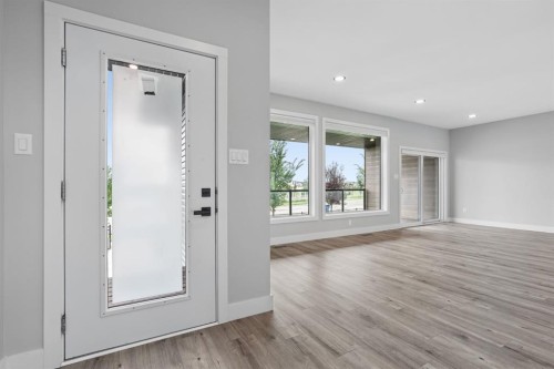 304 Grassland Boulevard West, Lethbridge, AB - Indoor Photo Showing Other Room
