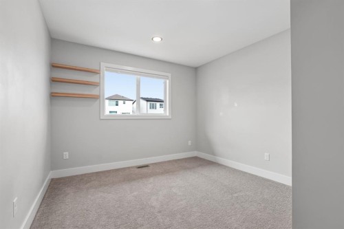 304 Grassland Boulevard West, Lethbridge, AB - Indoor Photo Showing Other Room