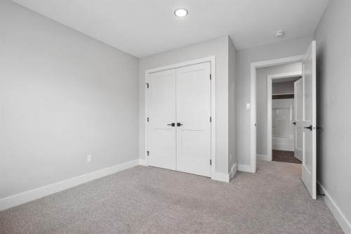 304 Grassland Boulevard West, Lethbridge, AB - Indoor Photo Showing Other Room