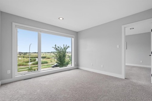 304 Grassland Boulevard West, Lethbridge, AB - Indoor Photo Showing Other Room