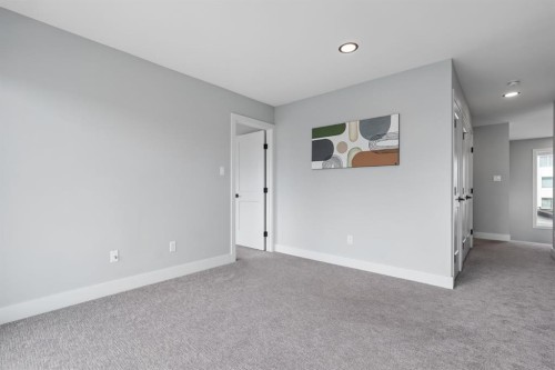 304 Grassland Boulevard West, Lethbridge, AB - Indoor Photo Showing Other Room