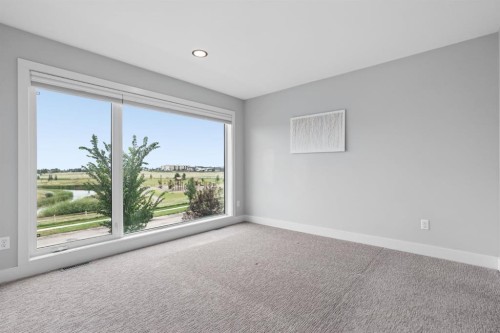 304 Grassland Boulevard West, Lethbridge, AB - Indoor Photo Showing Other Room