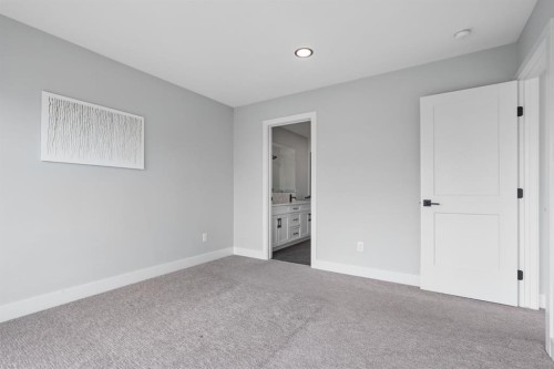 304 Grassland Boulevard West, Lethbridge, AB - Indoor Photo Showing Other Room
