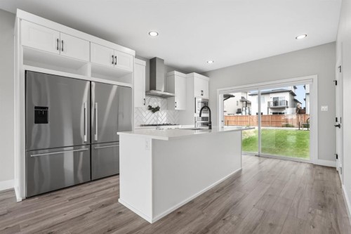 304 Grassland Boulevard West, Lethbridge, AB - Indoor Photo Showing Kitchen With Upgraded Kitchen