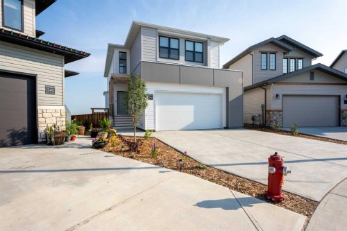 244 Blackwolf Place NORTH Lethbridge, AB T1H 7J2