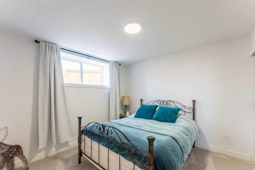 244 Blackwolf Place North, Lethbridge, AB - Indoor Photo Showing Bedroom