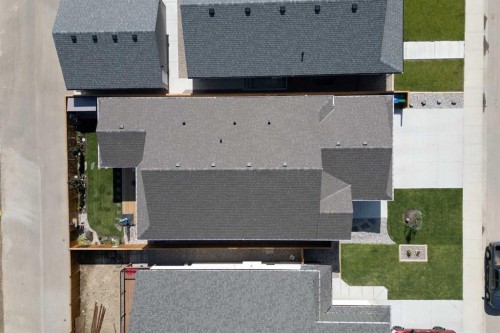 556 Riverhills Way West, Lethbridge, AB - Outdoor