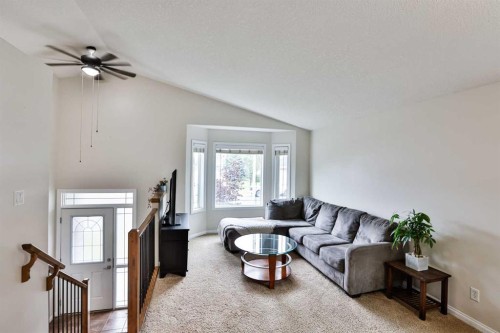 178 Silkstone Road West, Lethbridge, AB - Indoor Photo Showing Other Room