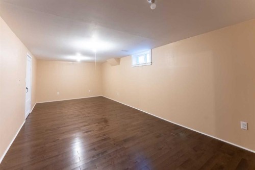 287 7A Avenue South, Lethbridge, AB - Indoor Photo Showing Other Room
