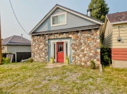 13353 16 Avenue Blairmore, AB T0K 0E0