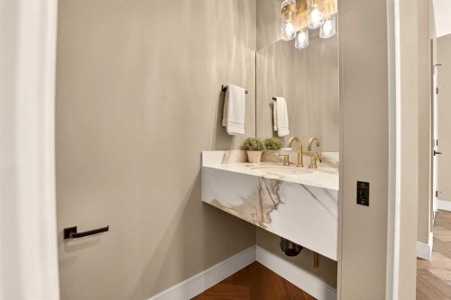 51 Miners Road West, Lethbridge, AB - Indoor Photo Showing Bathroom