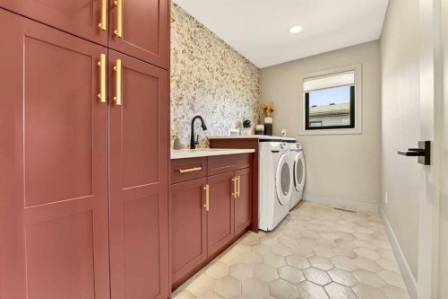 51 Miners Road West, Lethbridge, AB - Indoor Photo Showing Laundry Room