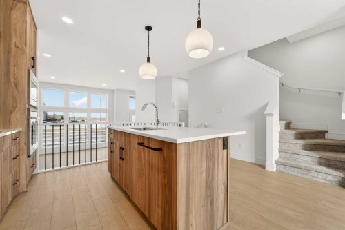 2533 16 Avenue, Coaldale, AB - Indoor Photo Showing Kitchen With Upgraded Kitchen