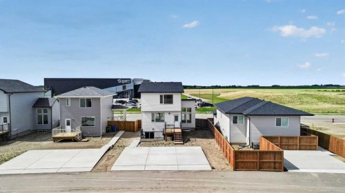 2533 16 Avenue, Coaldale, AB - Outdoor