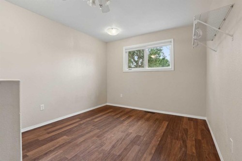 40 N 200 E, Raymond, AB - Indoor Photo Showing Other Room