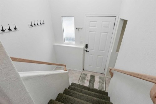 40 N 200 E, Raymond, AB - Indoor Photo Showing Other Room