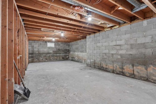 40 N 200 E, Raymond, AB - Indoor Photo Showing Basement