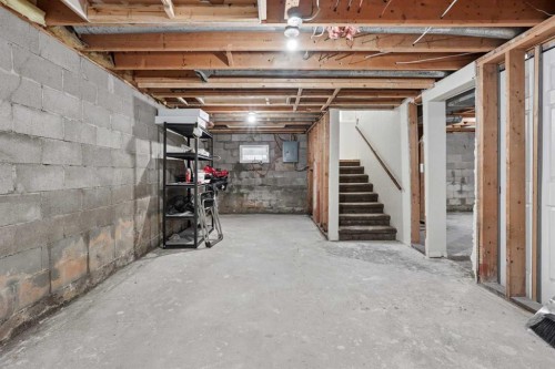 40 N 200 E, Raymond, AB - Indoor Photo Showing Basement