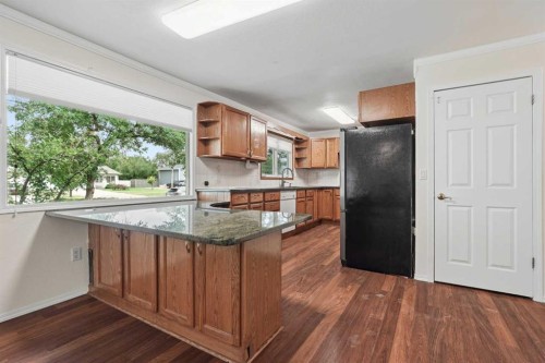 40 N 200 E, Raymond, AB - Indoor Photo Showing Kitchen