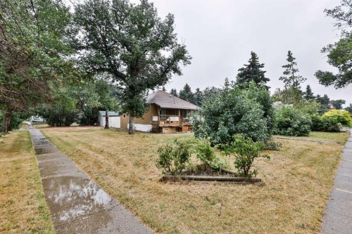 105 Broadway S, Raymond, AB - Outdoor